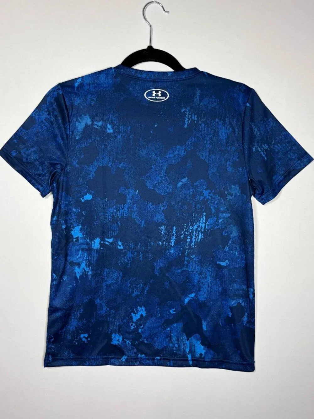NWT. Under Armour HeatGear Blue Digi Camo Tech Graphic T-Shirt Size YLG